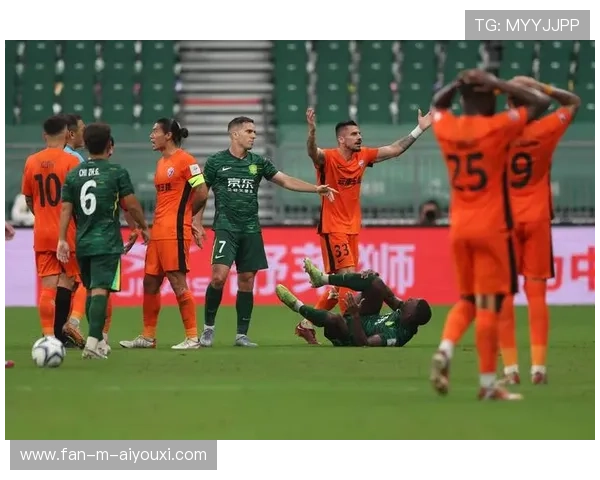 云南玉昆多点进攻，让对方防线被迫后撤