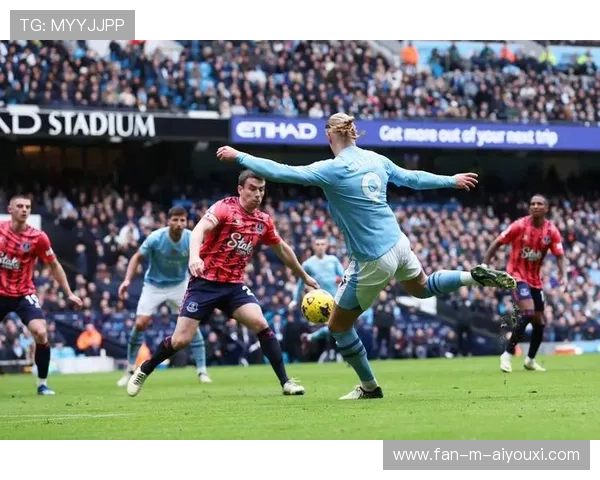 曼城短传渗透如行云，攻门频频形成威胁